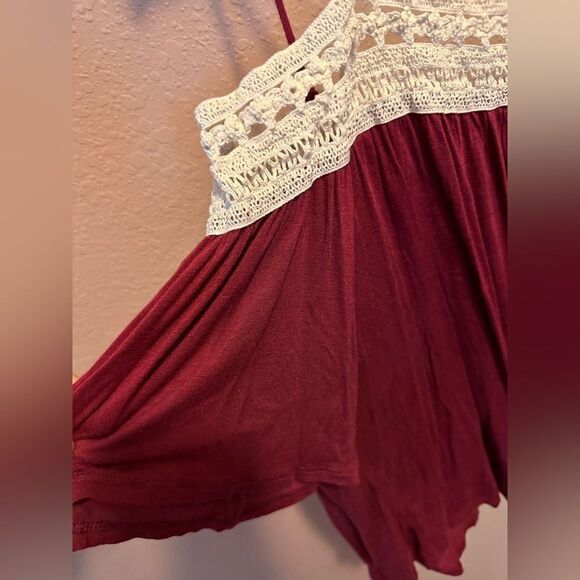 Free Kisses Red and white lace blouse - Picture 4 of 9